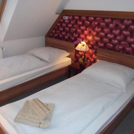 Appartement Rozsa Apartman à Hévíz Extérieur photo